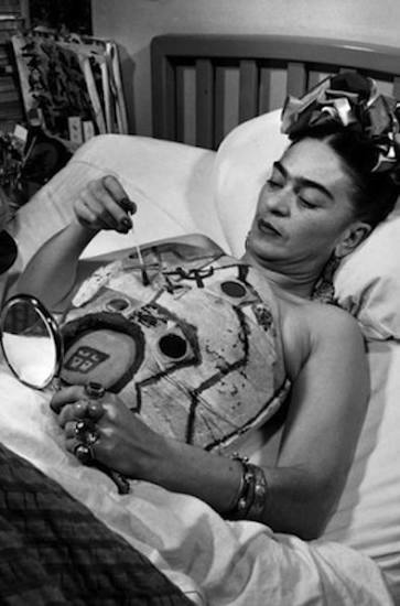 Màu sắc cuộc đời Frida Kahlo chính là những bức vẽ của cô- FASHIONNET - tạp chí nghệ thuật, sáng tạo, thiết kế và thời trang